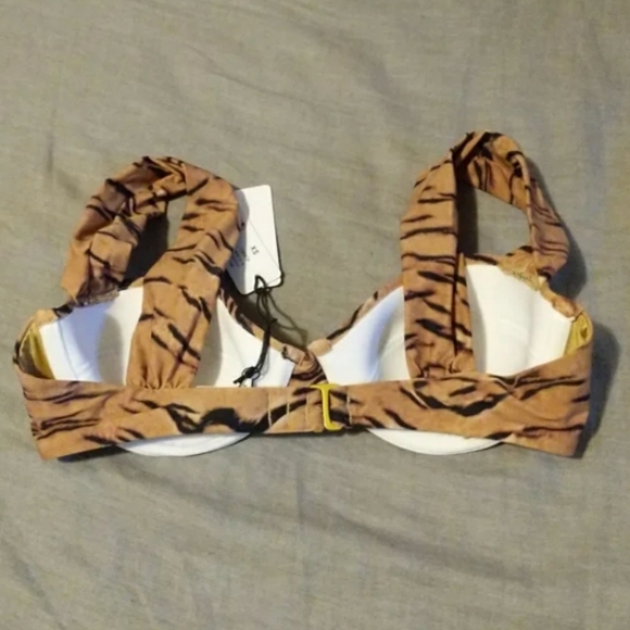 WeWoreWhat Claudia Underwire Bikini Top Tiger Print Animal - Picture 3 of 7